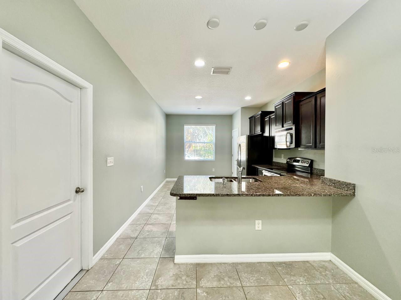 HIDDEN RIVER TWNHMS PH 2 - Residential Lease