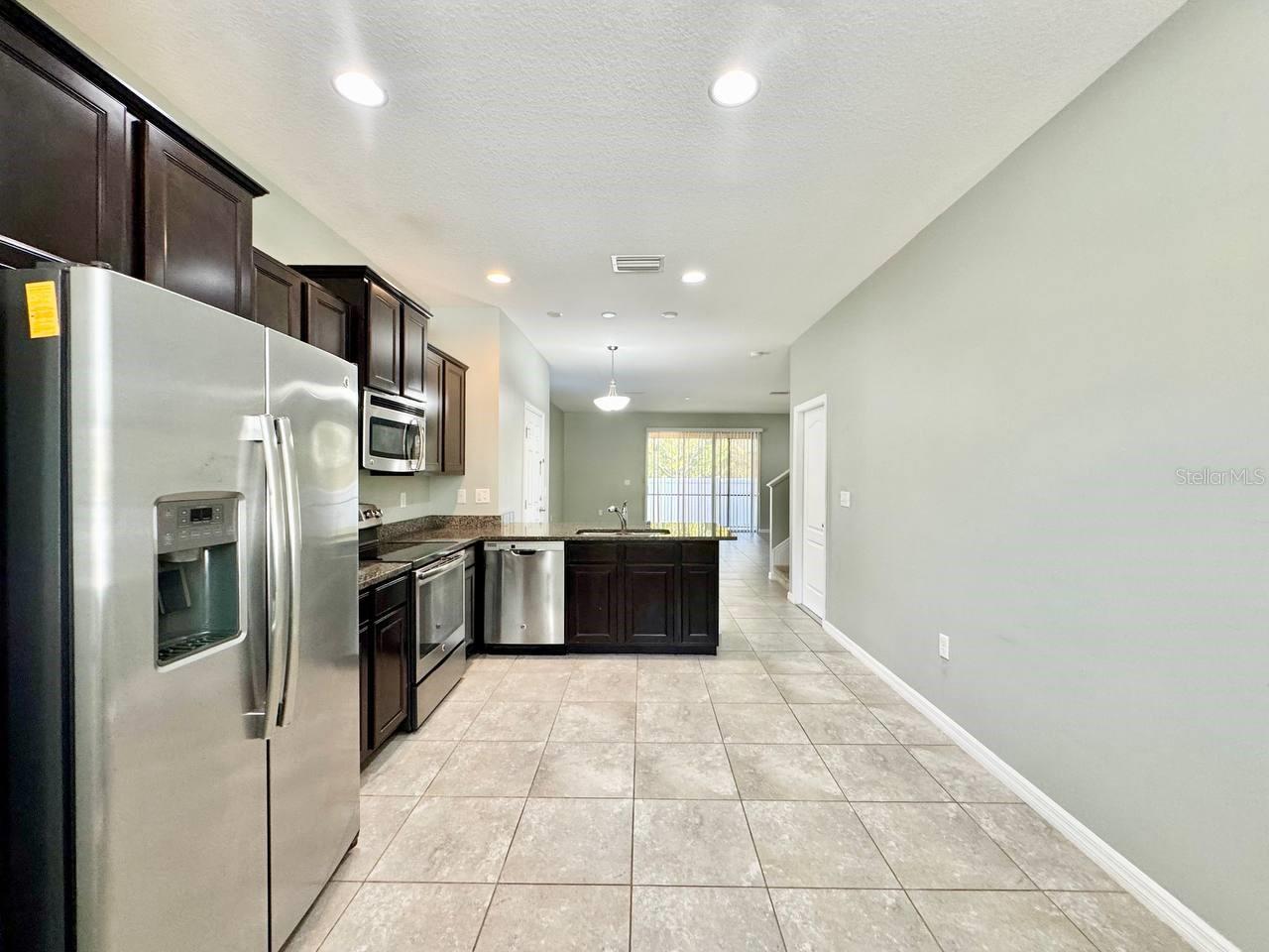 HIDDEN RIVER TWNHMS PH 2 - Residential Lease