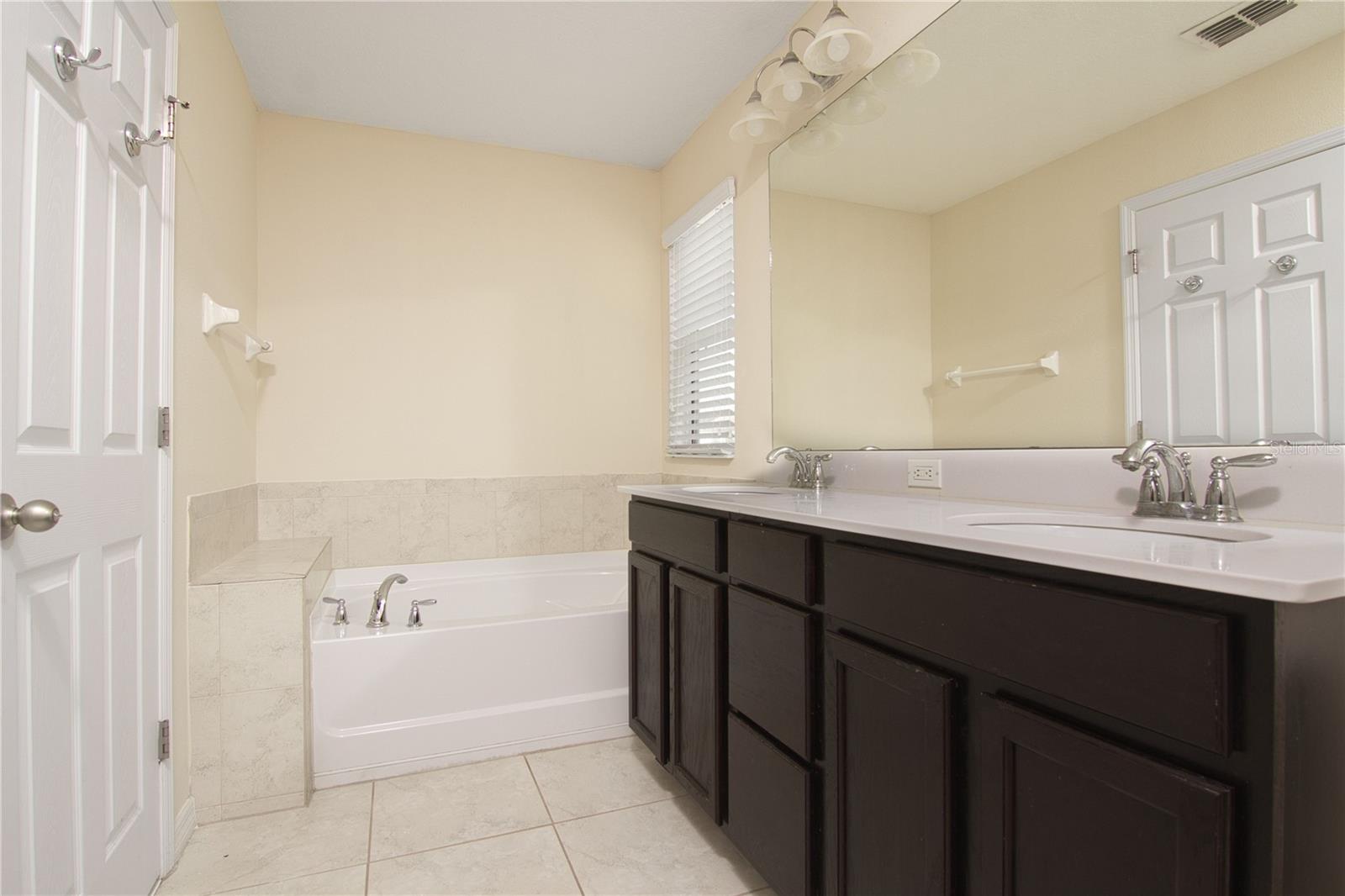 LAKE BURDEN SOUTH PH I - Residential Lease