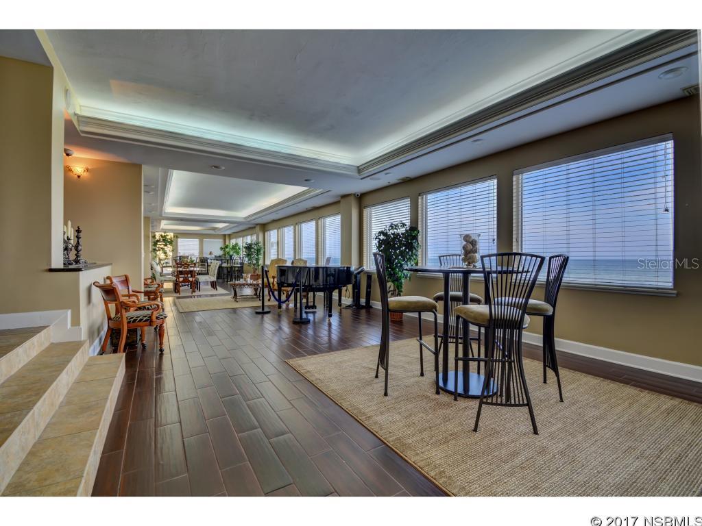 Towers 10 Condo - Residential