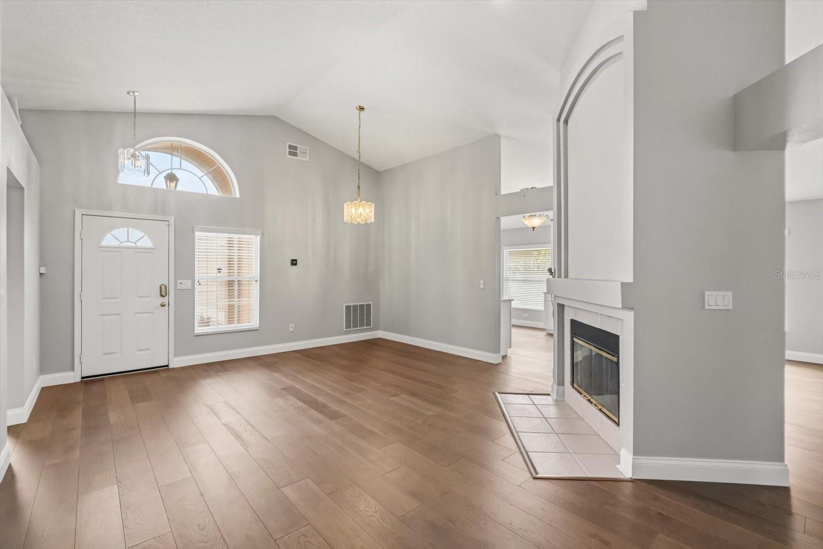 CEDAR GLEN OF ALOMA WOODS - Residential