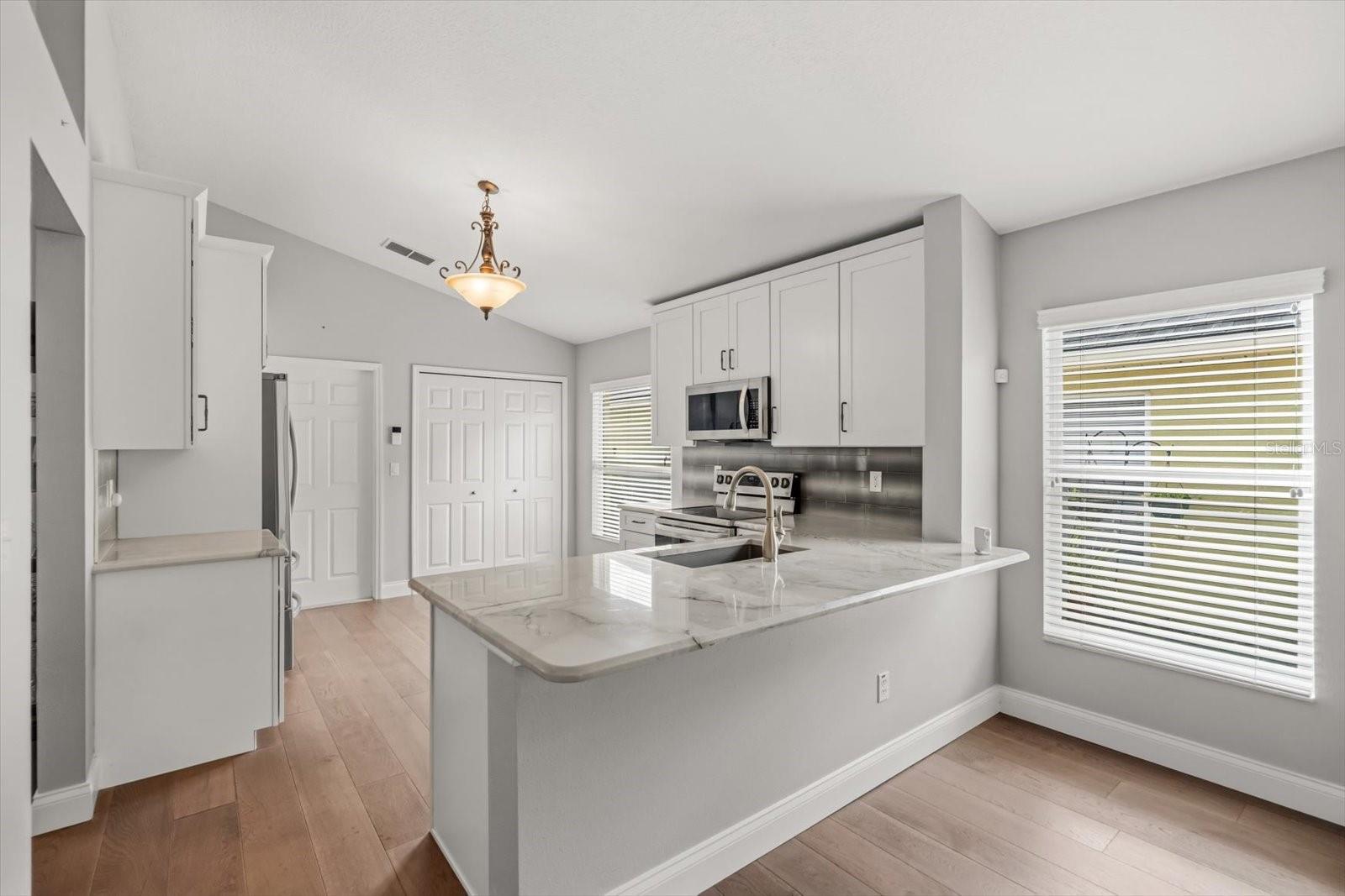 CEDAR GLEN OF ALOMA WOODS - Residential