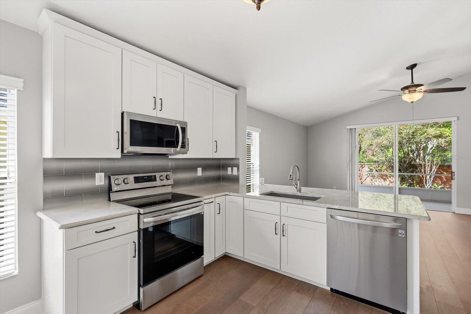 CEDAR GLEN OF ALOMA WOODS - Residential