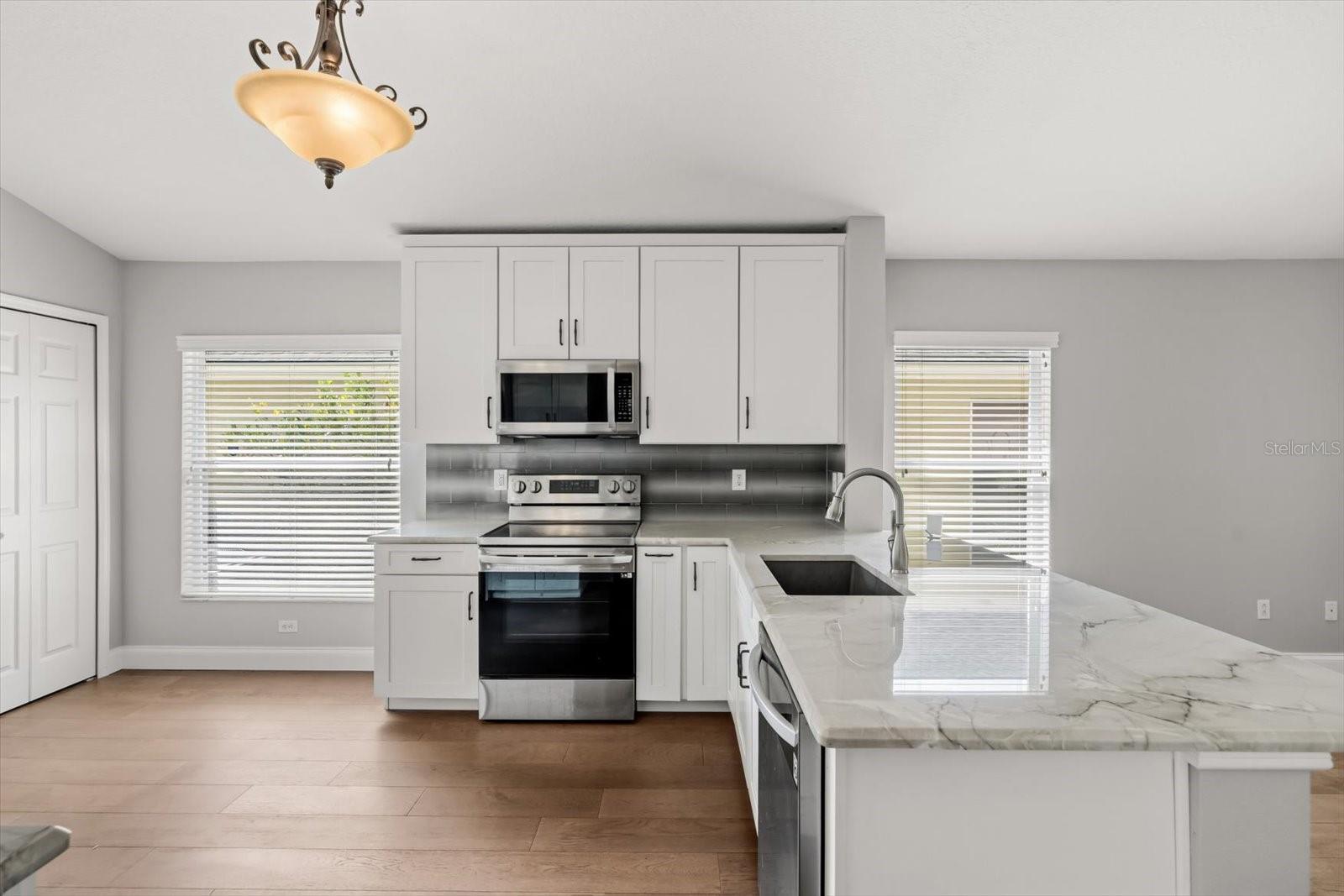 CEDAR GLEN OF ALOMA WOODS - Residential