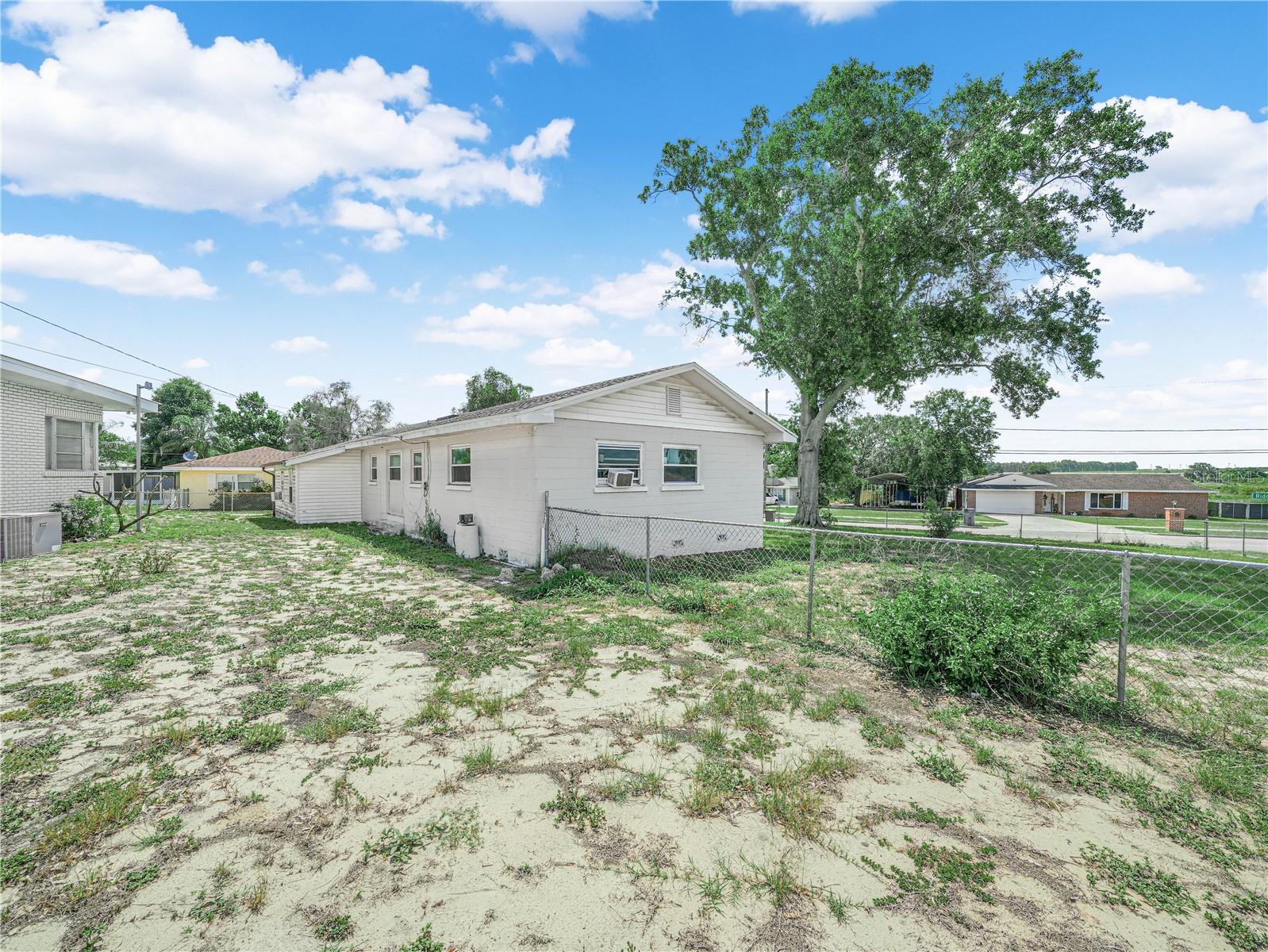 RIDGE MANOR - Residential