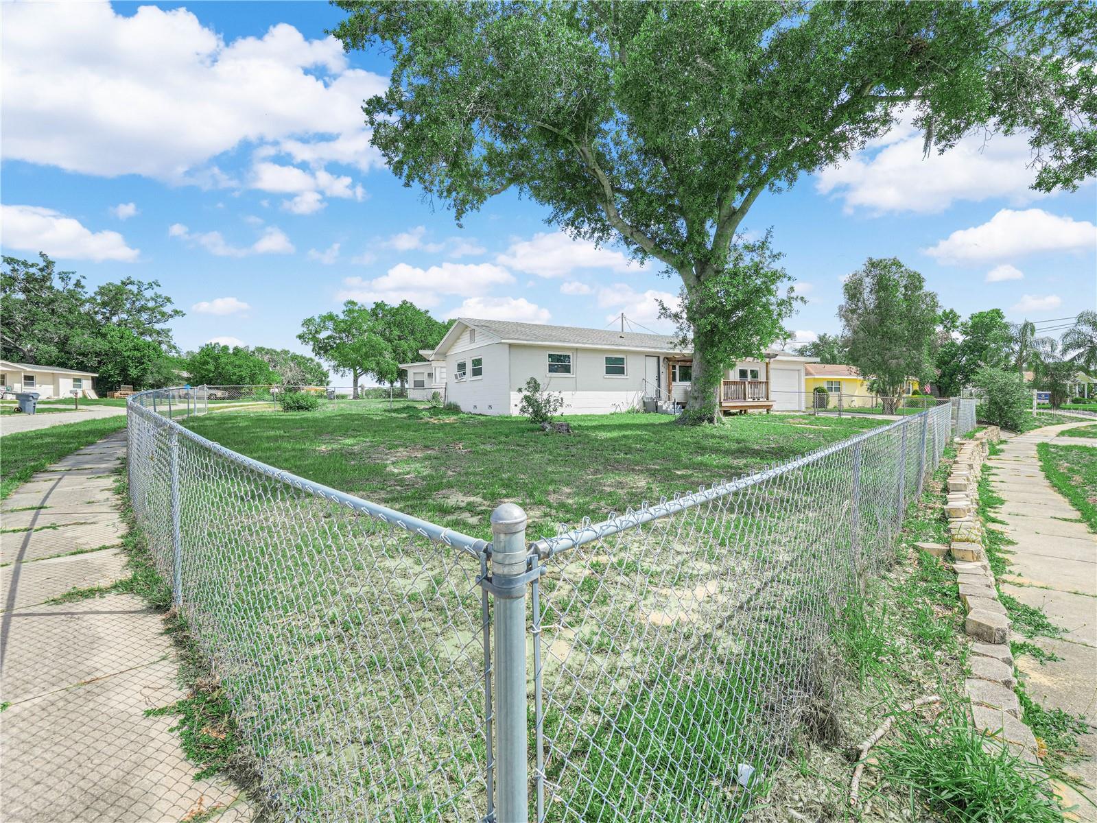 RIDGE MANOR - Residential