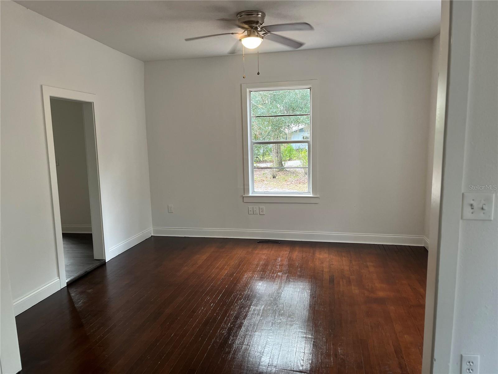 DELAND E 160 FT BLK 142 - Residential