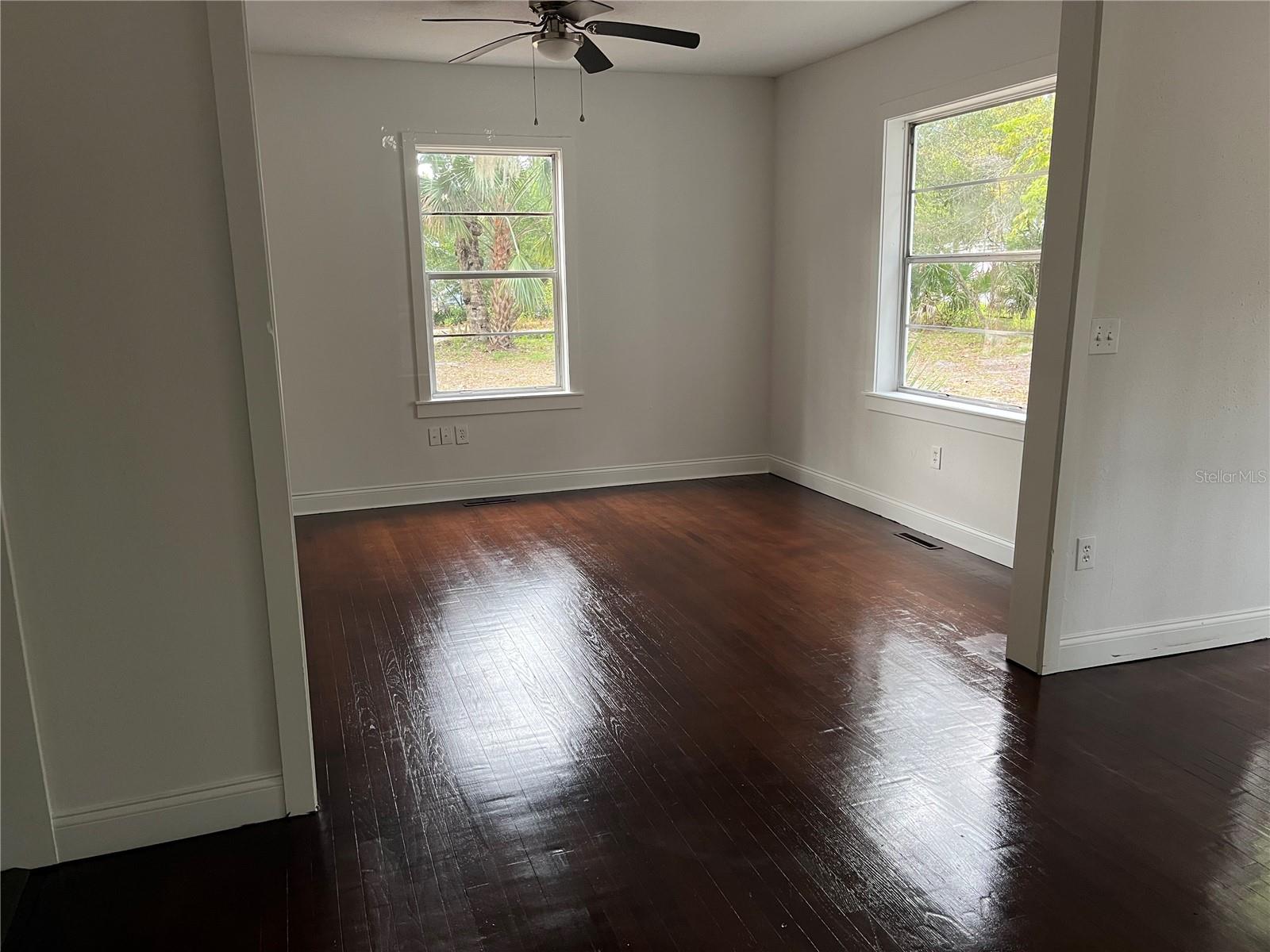 DELAND E 160 FT BLK 142 - Residential