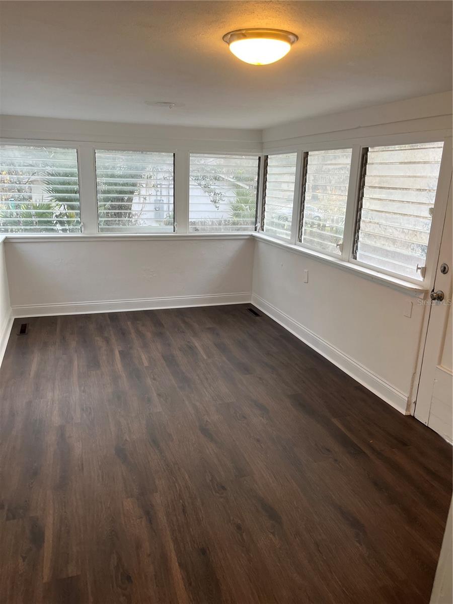 DELAND E 160 FT BLK 142 - Residential