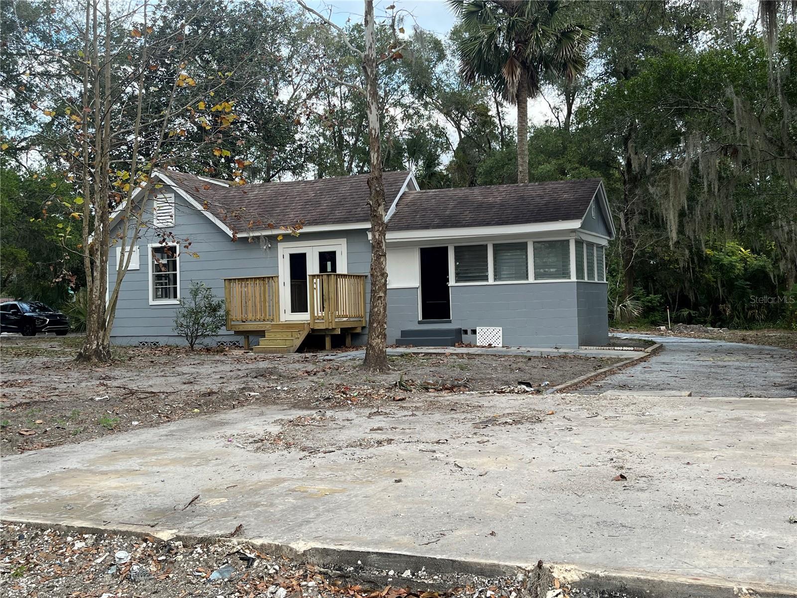 DELAND E 160 FT BLK 142 - Residential