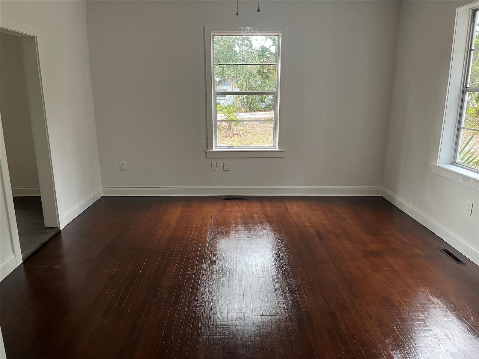 DELAND E 160 FT BLK 142 - Residential