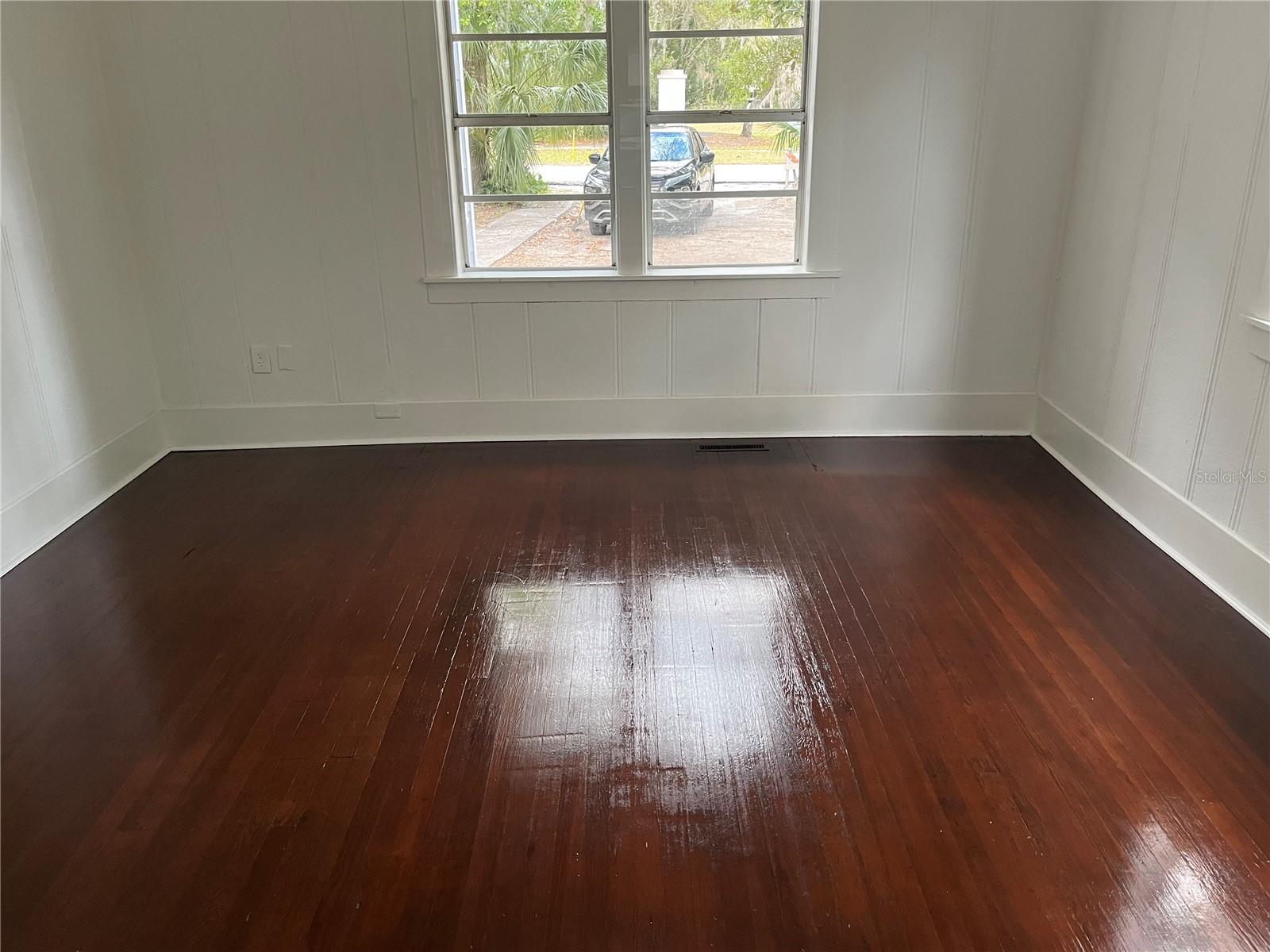 DELAND E 160 FT BLK 142 - Residential