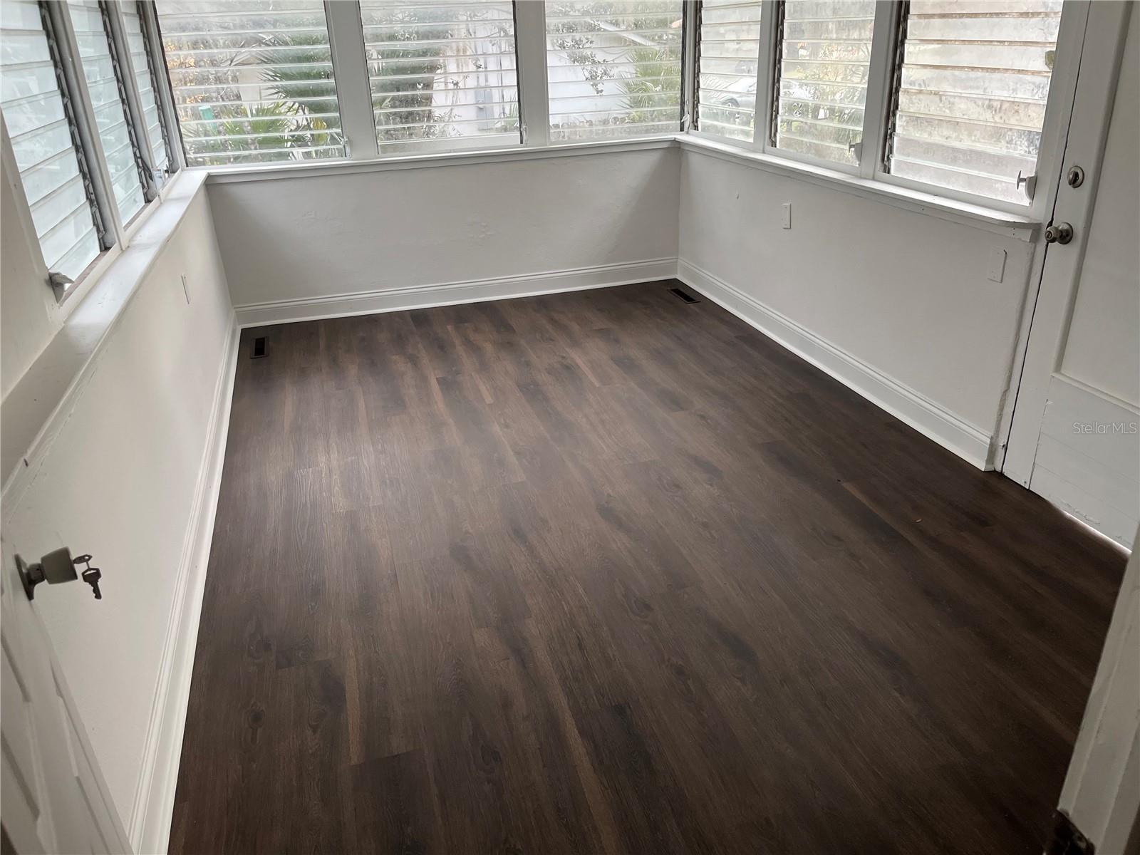 DELAND E 160 FT BLK 142 - Residential