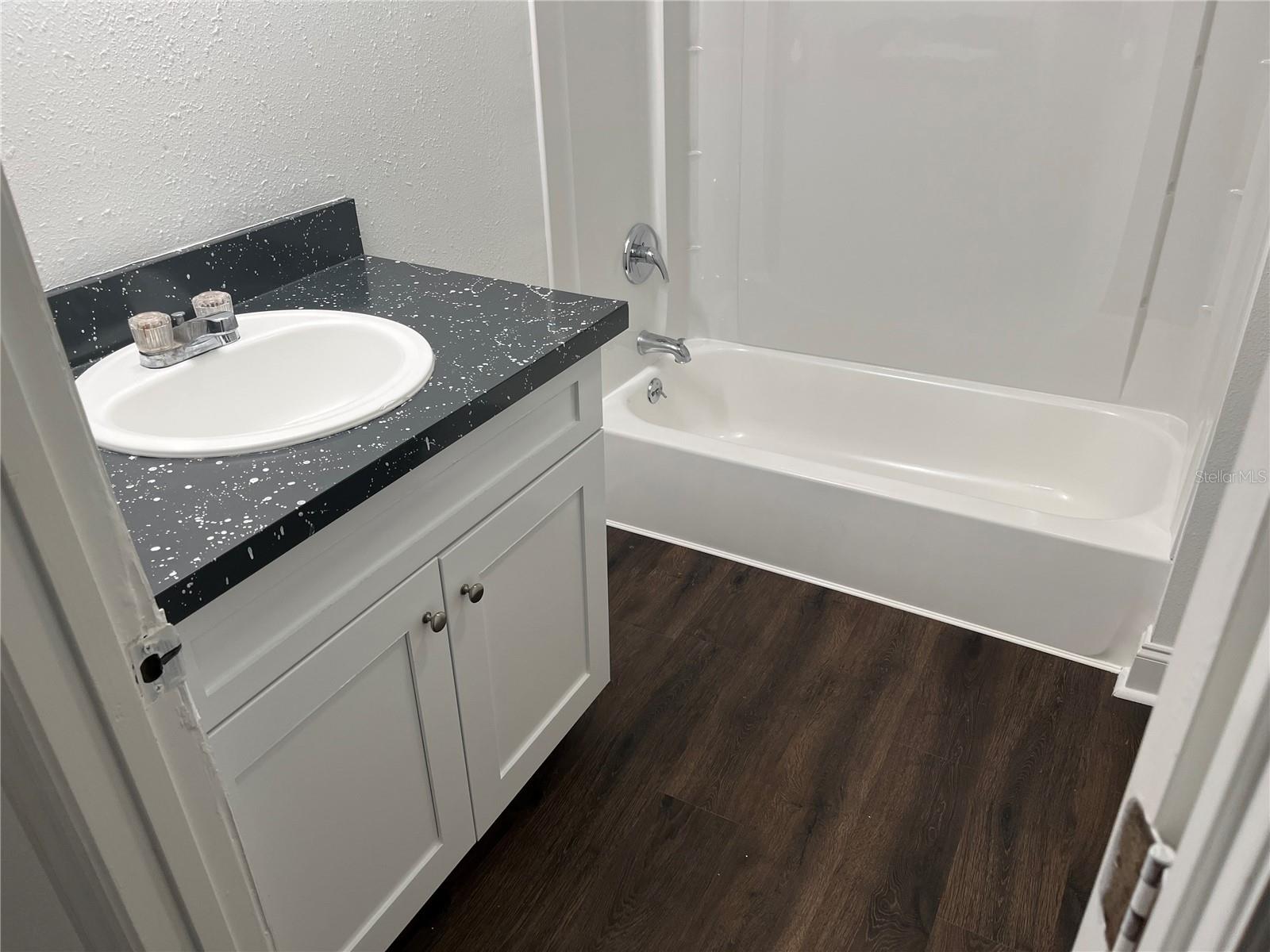 DELAND E 160 FT BLK 142 - Residential