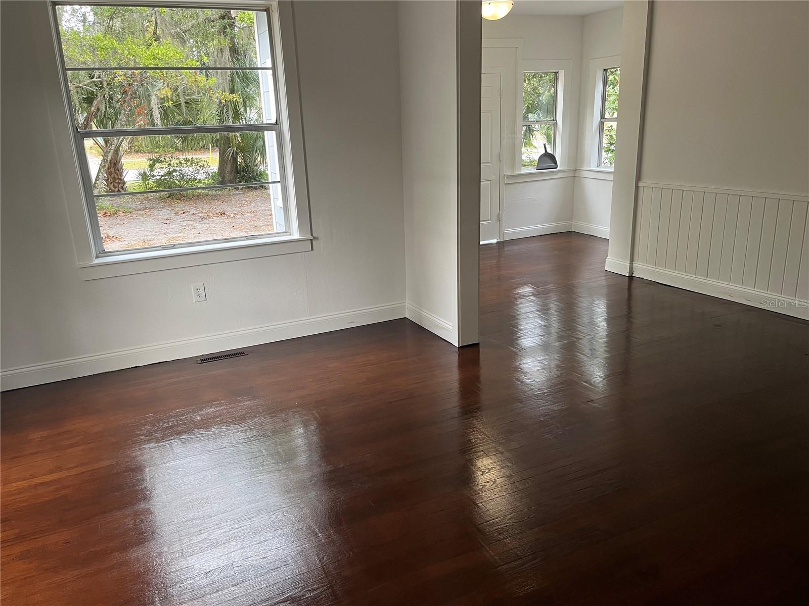 DELAND E 160 FT BLK 142 - Residential