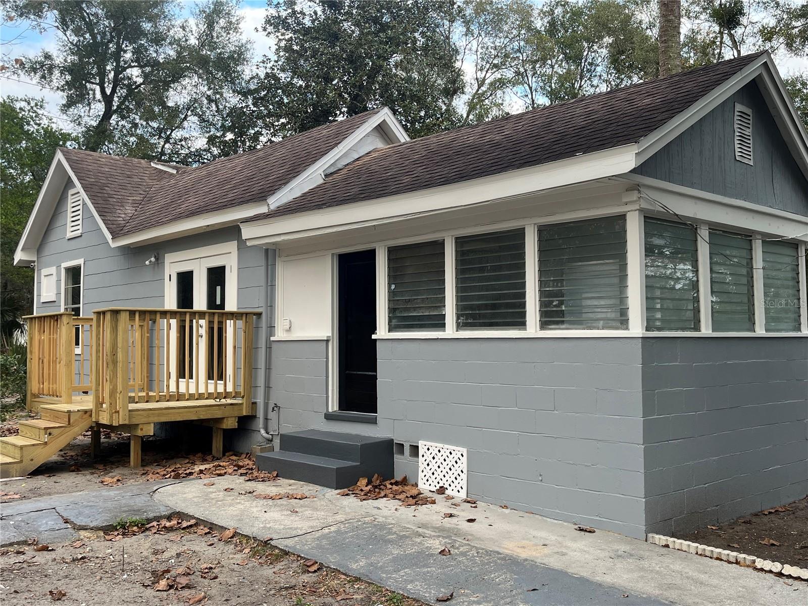 DELAND E 160 FT BLK 142 - Residential