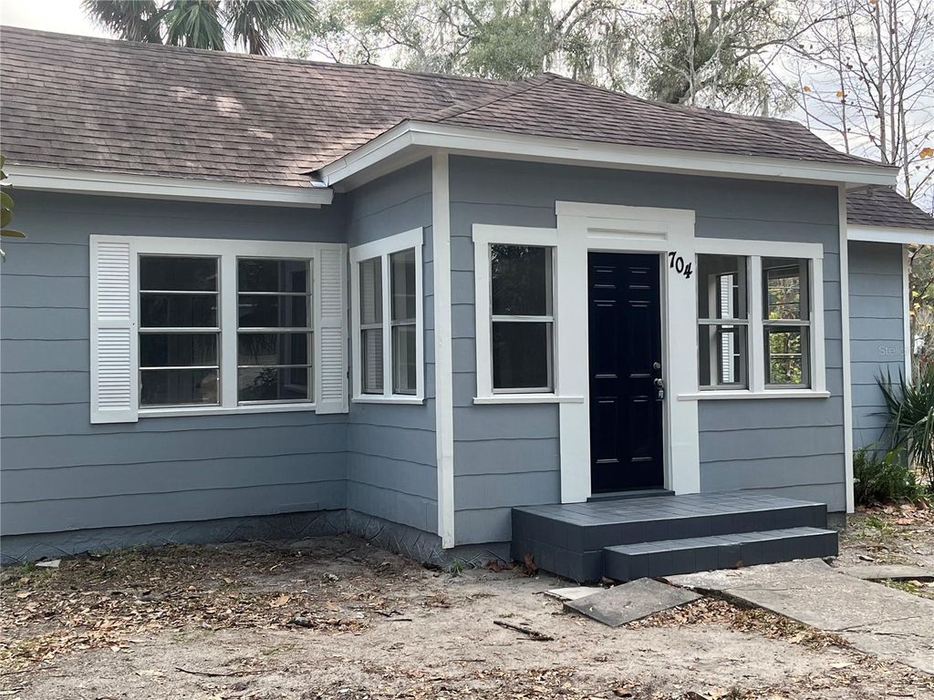 Photo of 704 W Euclid Avenue, Deland, FL 32720 (MLS # S5140364)