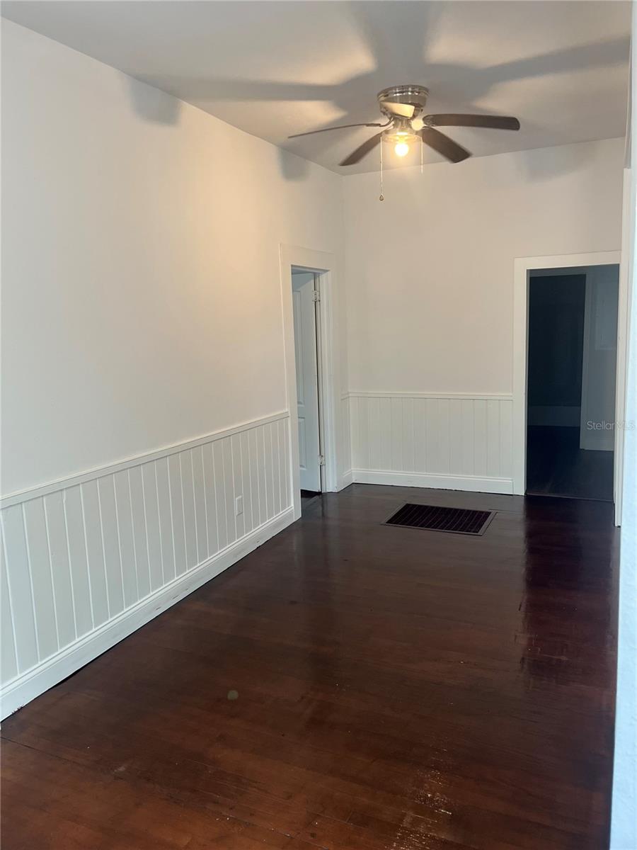 DELAND E 160 FT BLK 142 - Residential