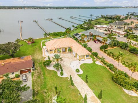 A home in DAYTONA BEACH