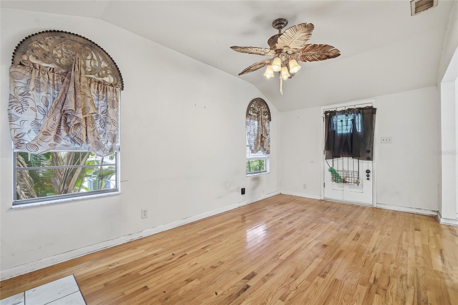 3201 W SAN JUAN STREET