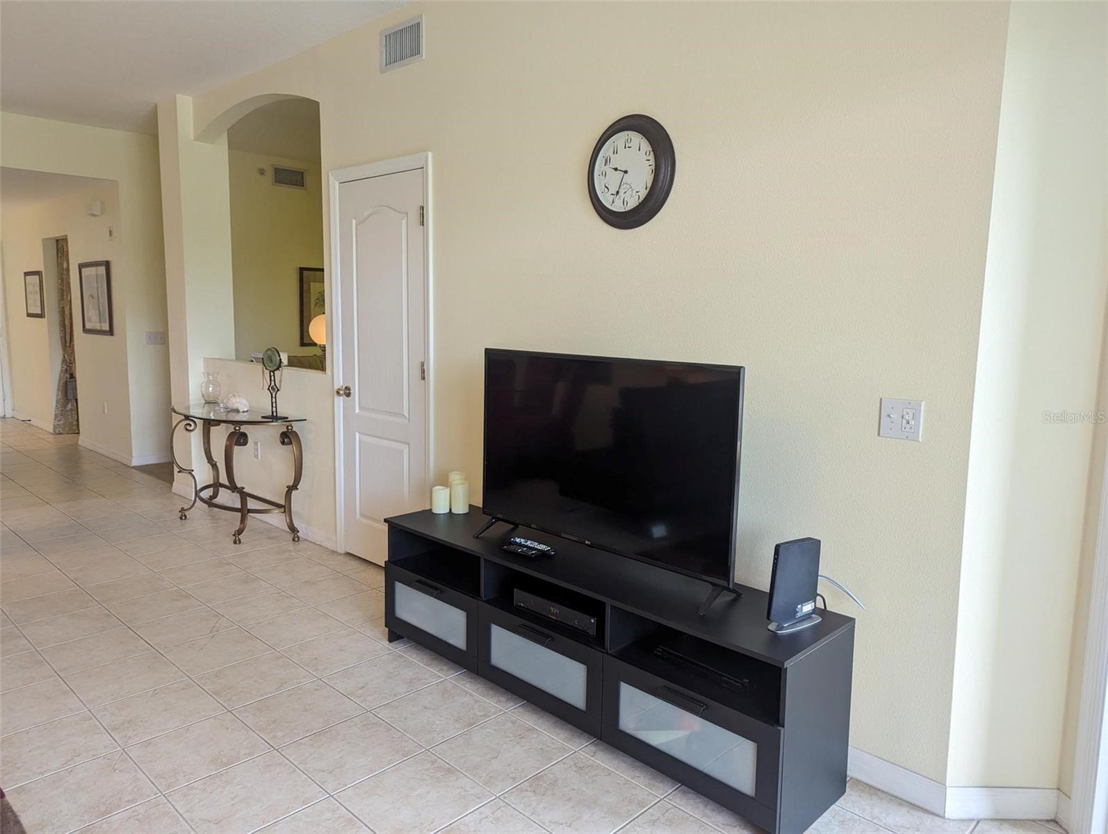 HERITAGE OAKS GOLF AND - Residential Lease