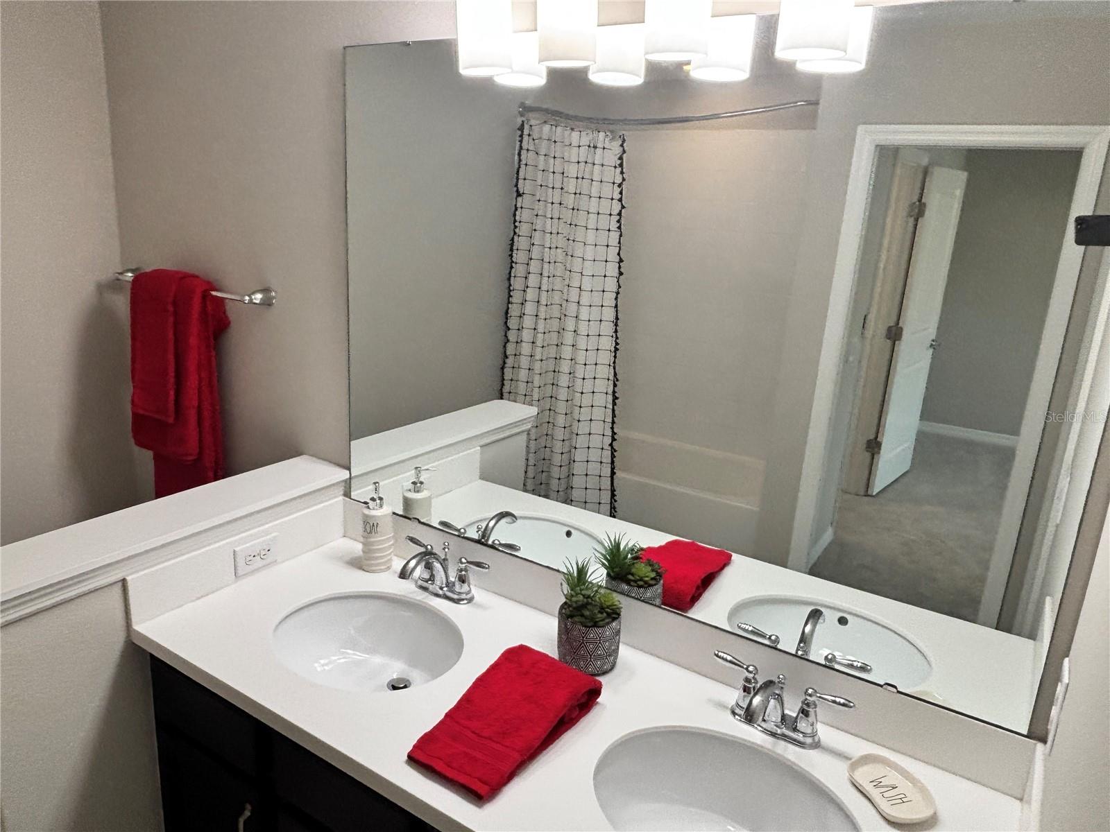 LAKEVIEW POINTE - Residential