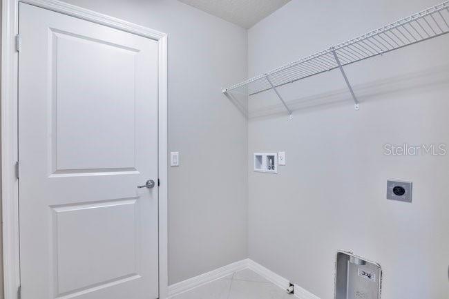 LAKEVIEW POINTE - Residential