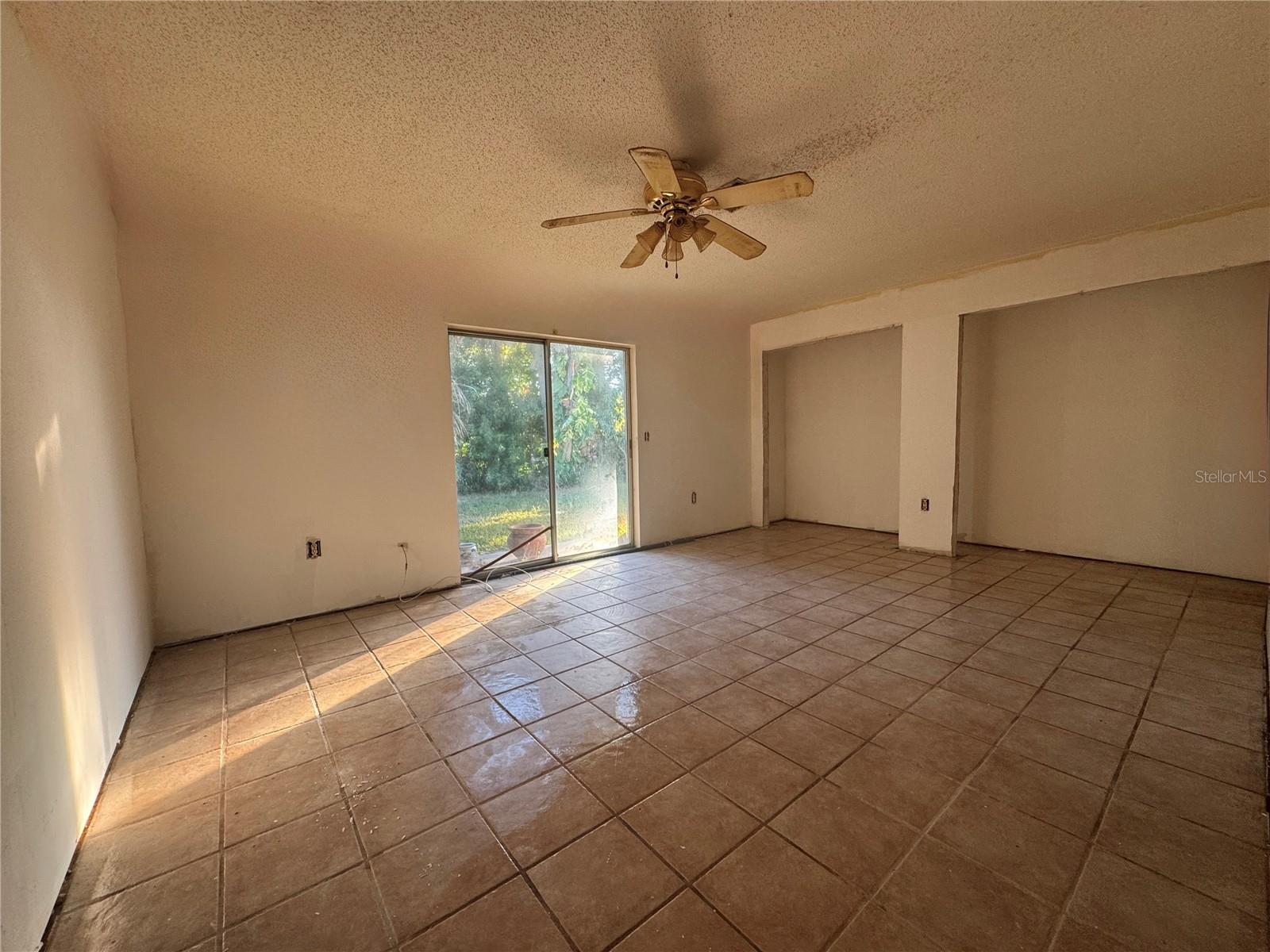 SOUTH VENICE - Residential