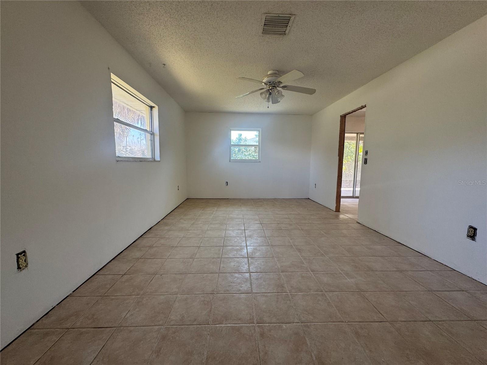 SOUTH VENICE - Residential