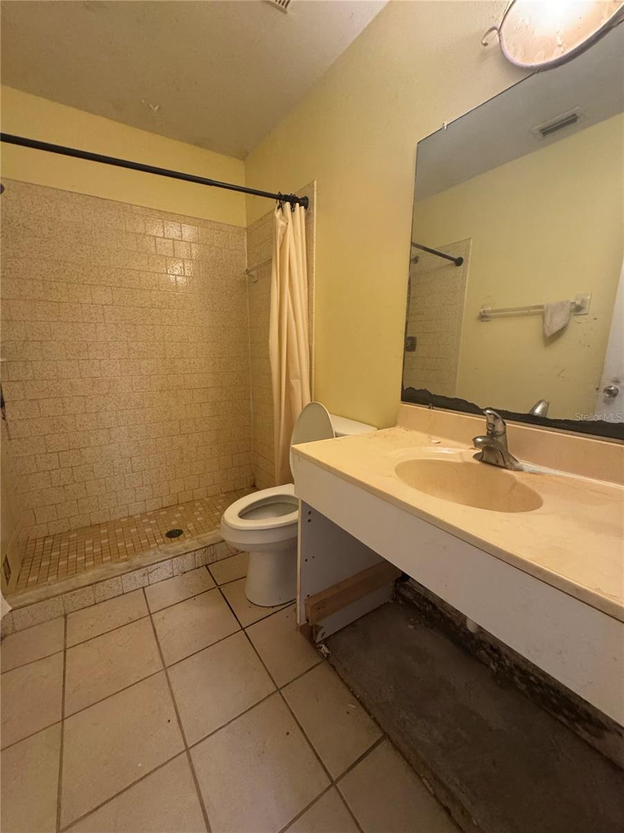 SOUTH VENICE - Residential