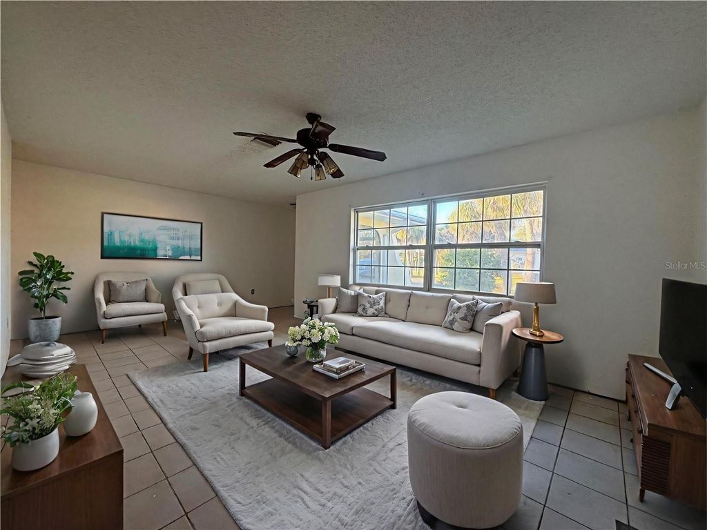 Photo of 601 Dolphin Road, Venice, FL 34293 (MLS # A4671069)