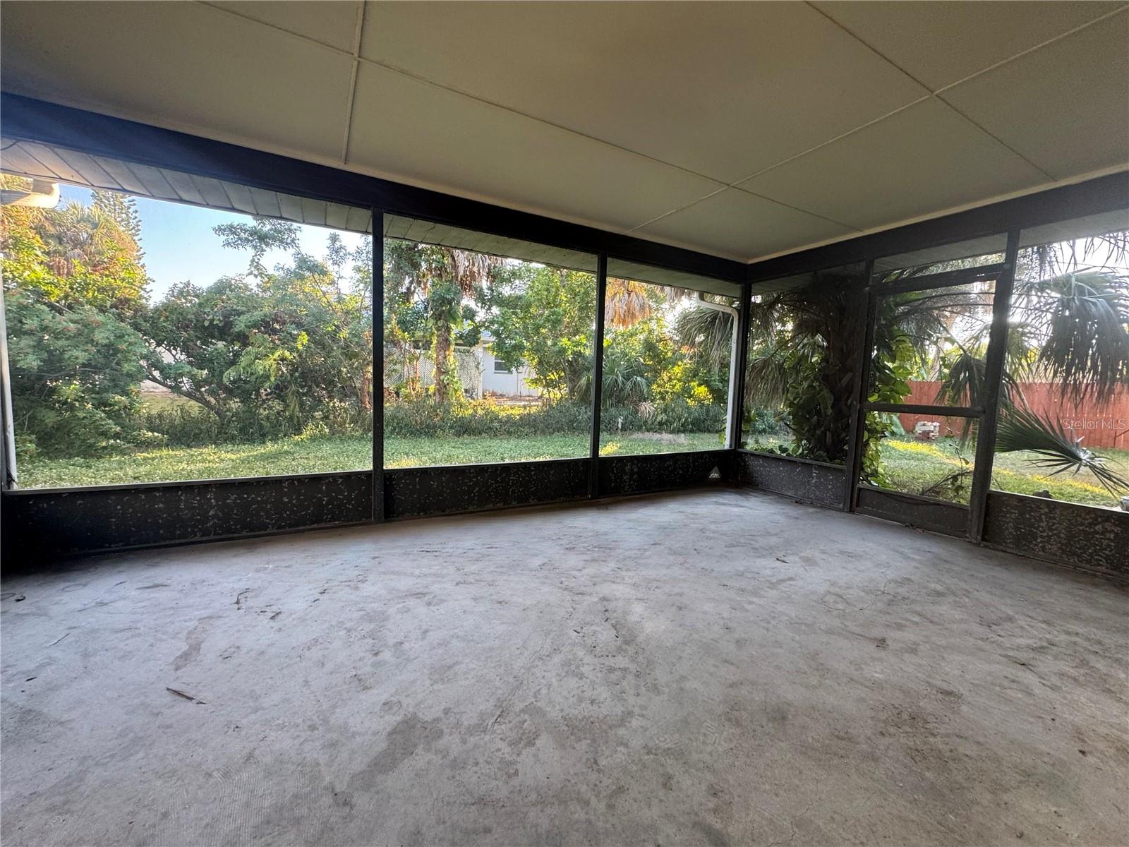 SOUTH VENICE - Residential