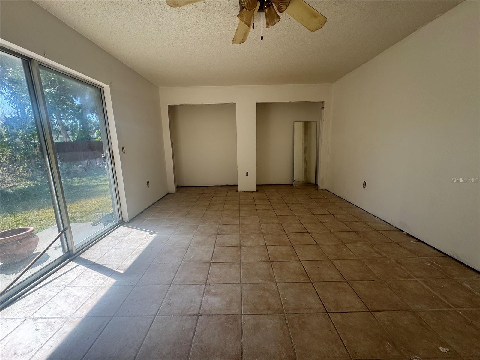 SOUTH VENICE - Residential