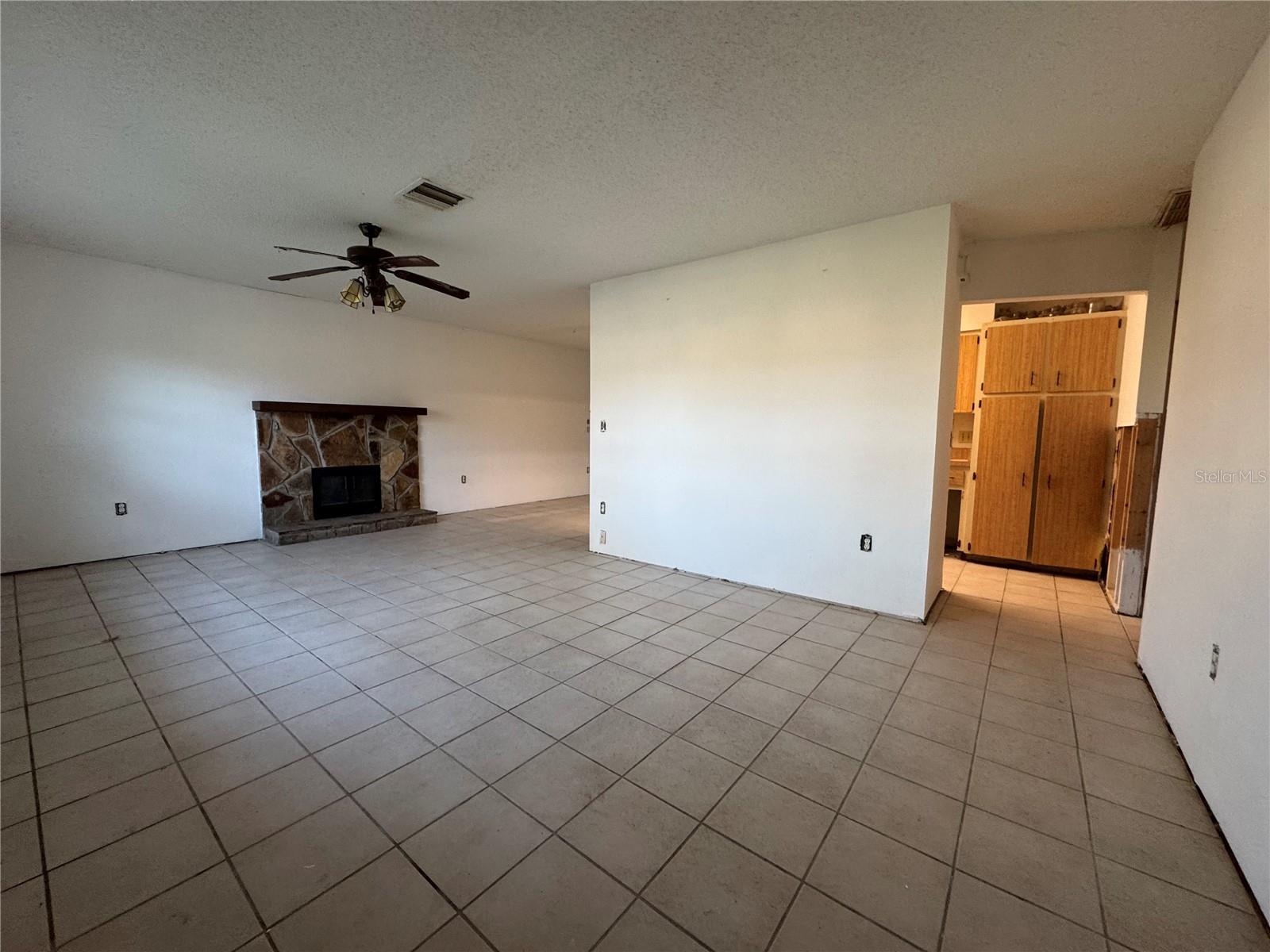 SOUTH VENICE - Residential