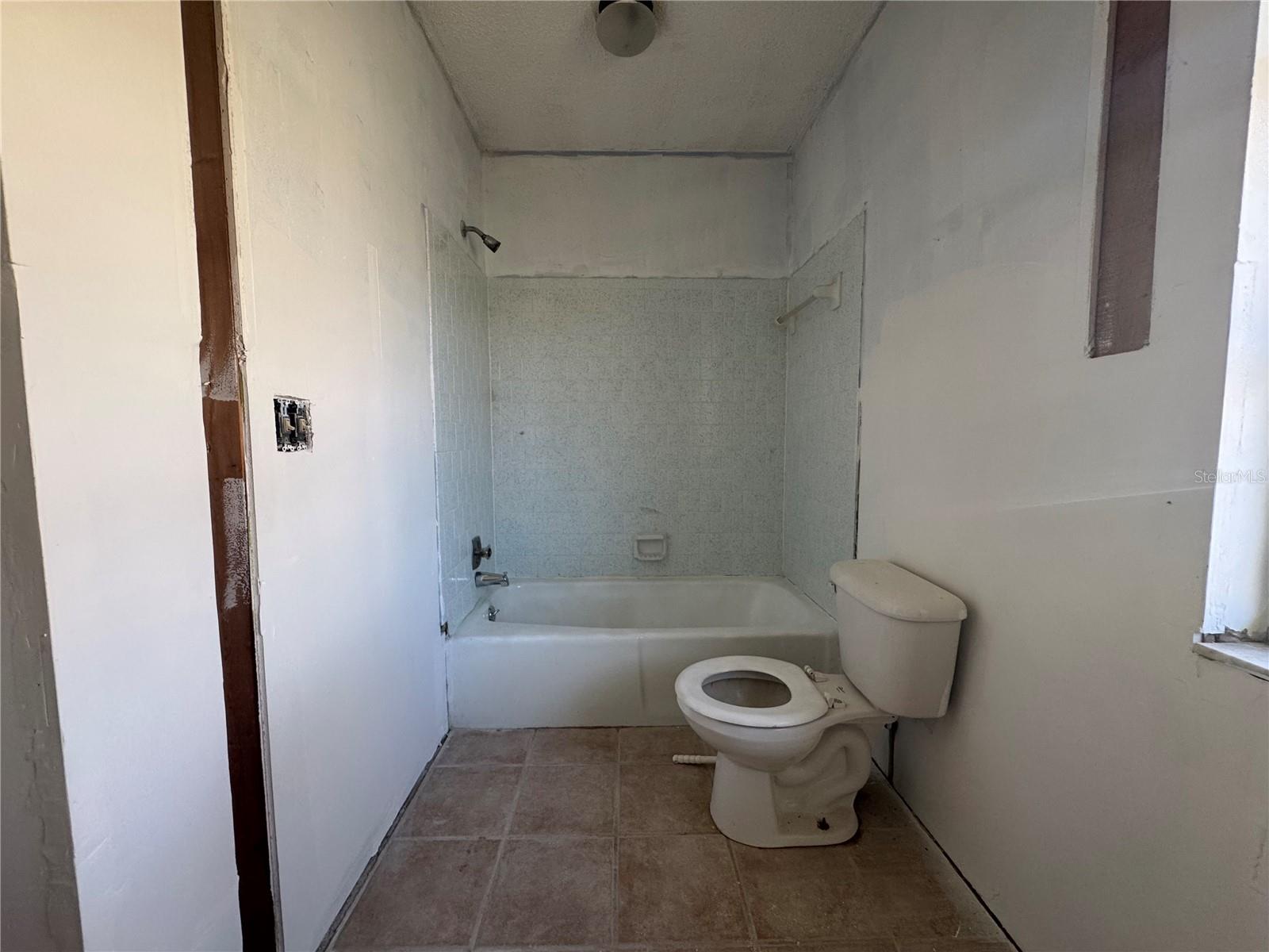 SOUTH VENICE - Residential