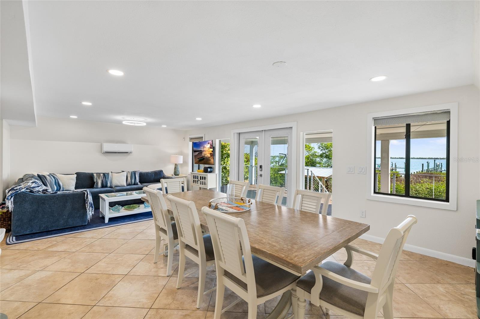 JOSES HIDEAWAY - Residential