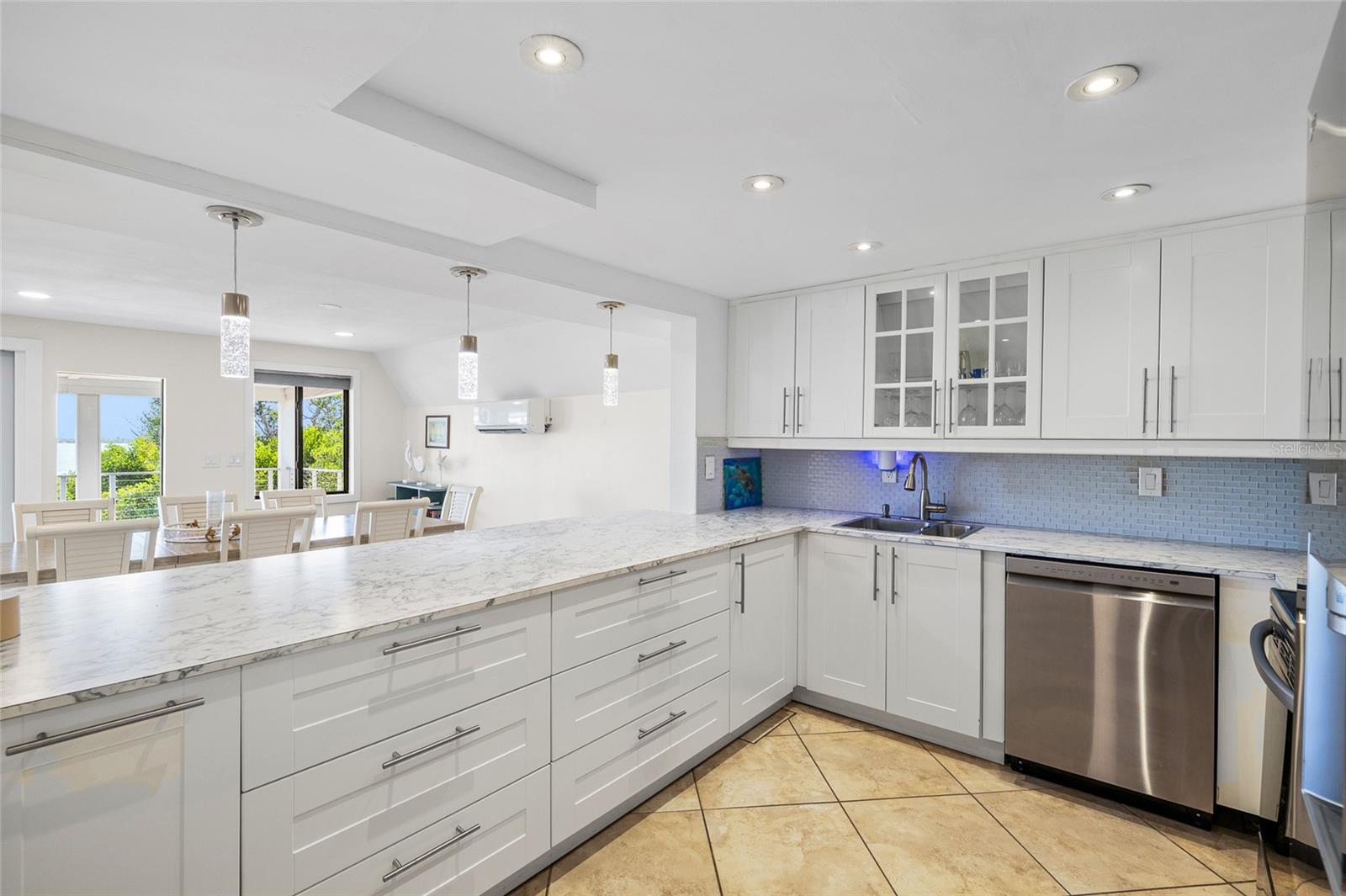 JOSES HIDEAWAY - Residential