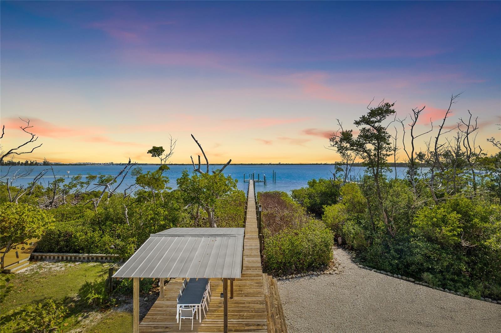 JOSES HIDEAWAY - Residential