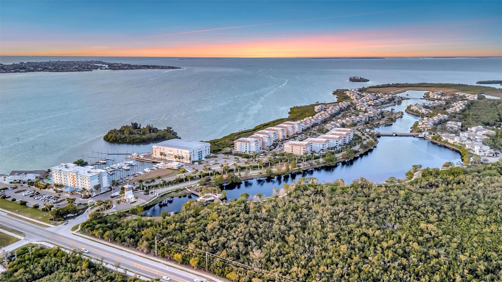 MANGROVE WALK II ON HARBOUR ISLE 1, 2, 3&4 - Residential