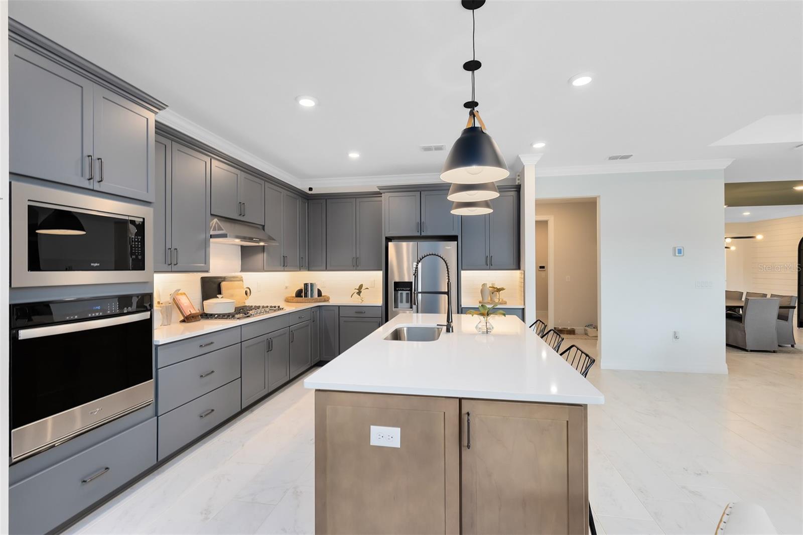 BRIDGEWALK - Residential