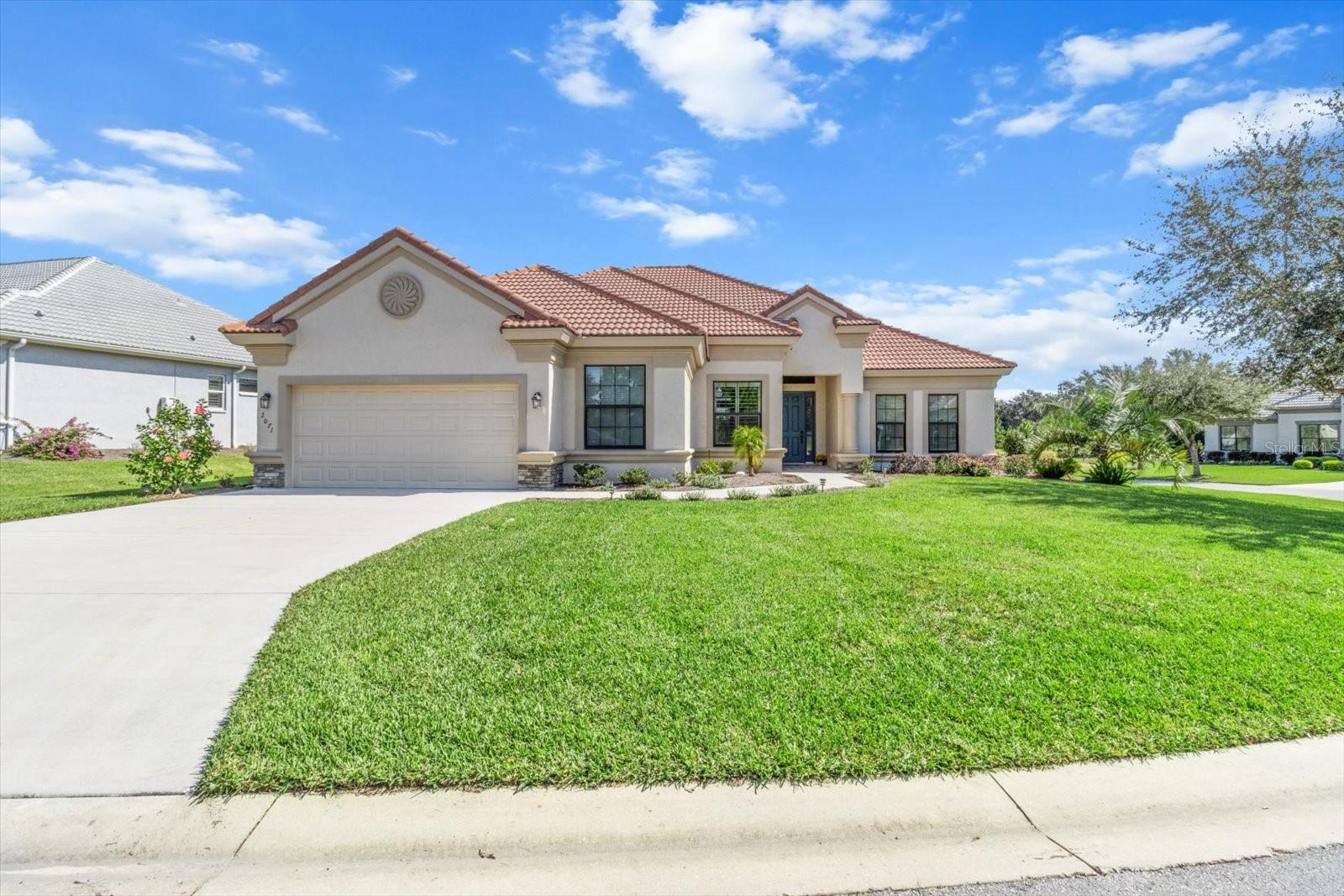 2071 N BUTTONWOOD LOOP