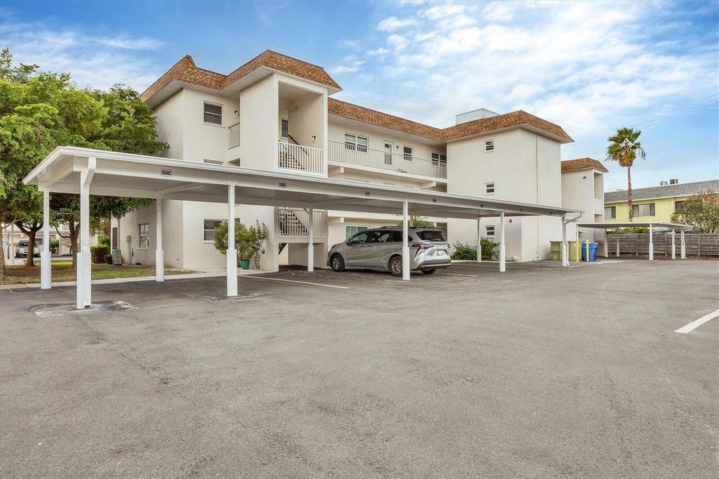 Photo of 116 Vista Hermosa Circle #108C, Sarasota, FL 34242 (MLS # N6140823)