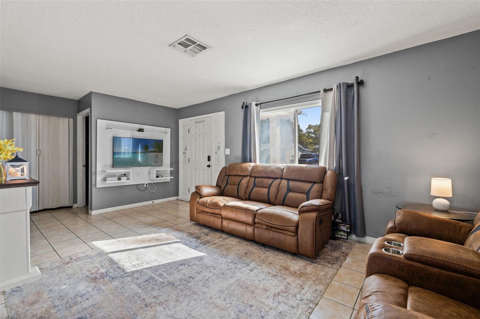 REGENCY PARK (THE LAKES UNIT 3) - Residential