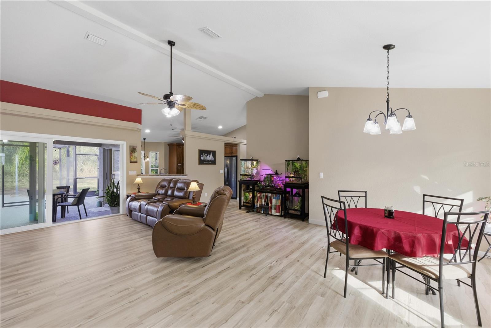 RIVER BEND HEIGHTS UNREC AKA ROBERT SMITH - Residential