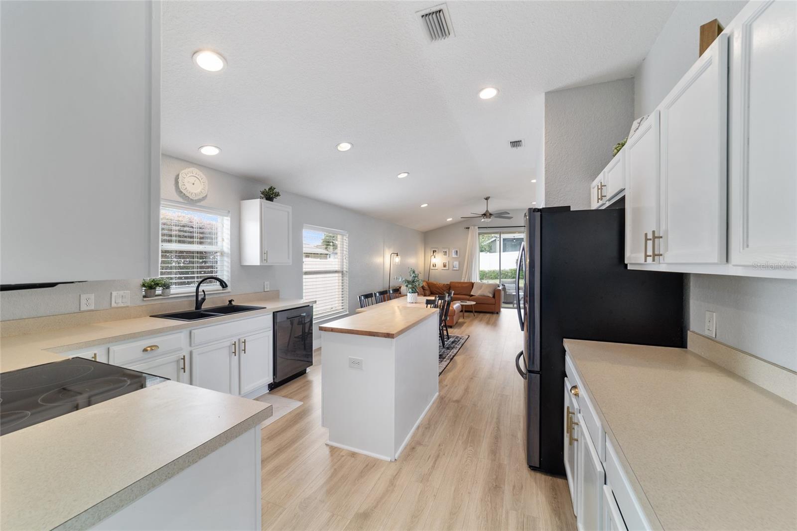 SADDLE CREEK - Residential