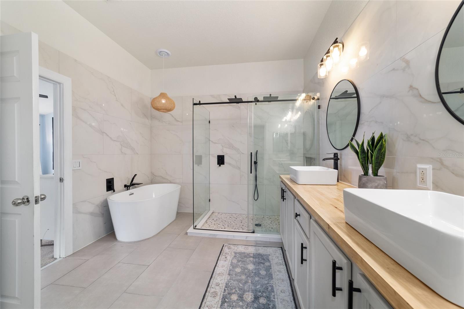 SADDLE CREEK - Residential