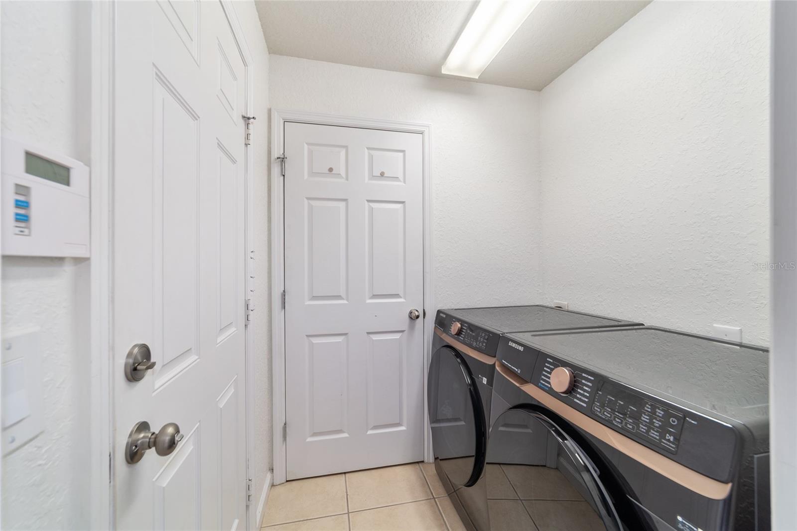 SADDLE CREEK - Residential