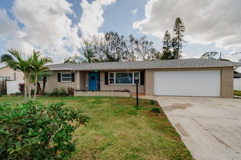 A home in LAKELAND