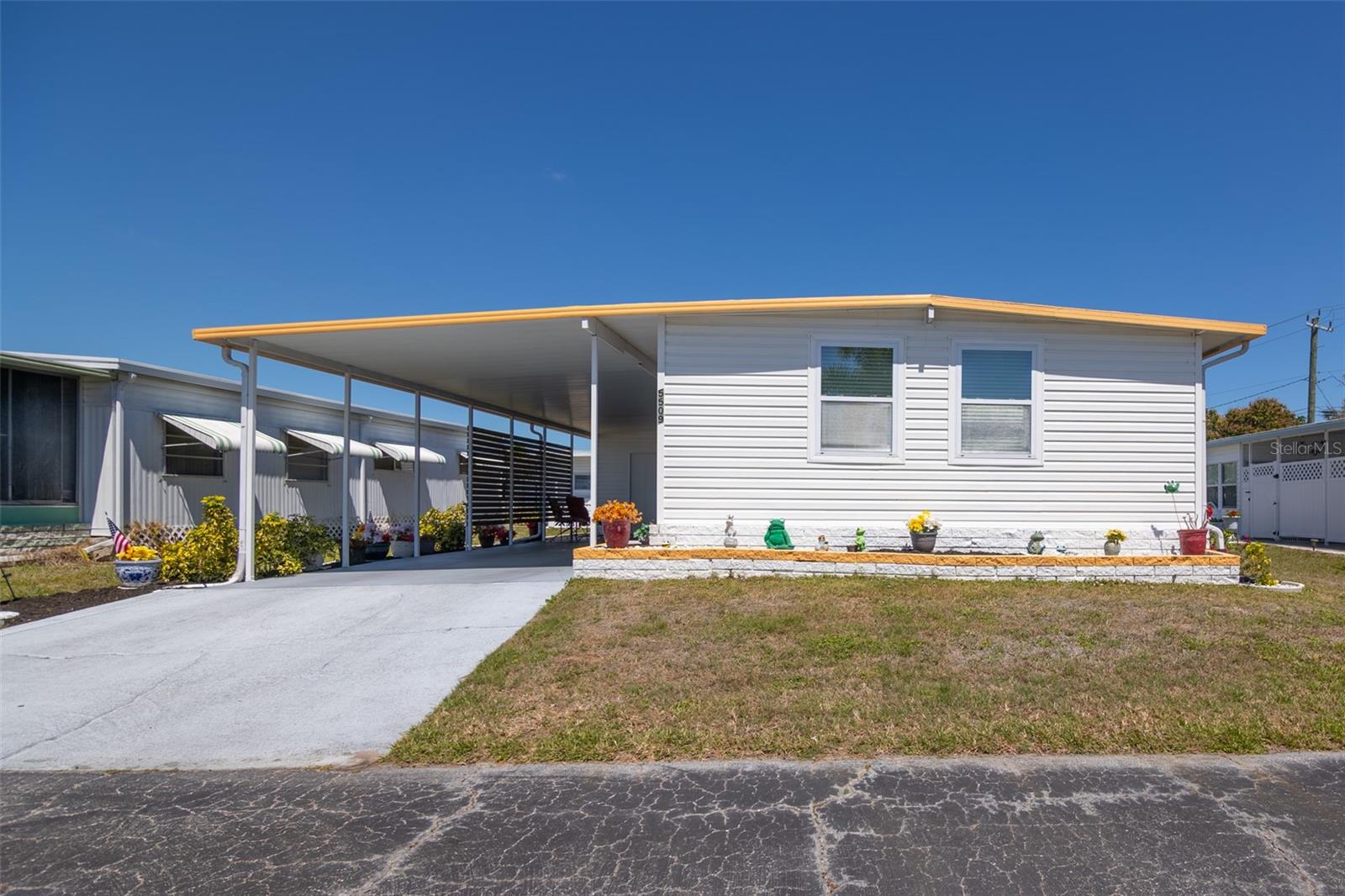 CHATEAU VILLAGE CO-OP - Residential