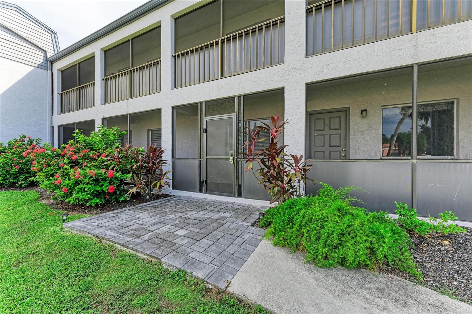 2124 TAMIAMI TRAIL 207